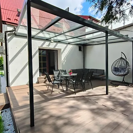 Dom Z Ogrodem I Prywatnym Parkingiem W Krakowie