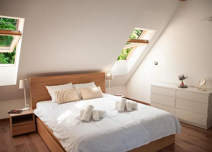 Dom Z Ogrodem I Prywatnym Parkingiem W Krakowie *