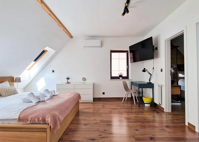 Dom Z Ogrodem I Prywatnym Parkingiem W Krakowie קרקוב