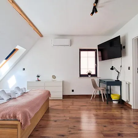 Stylowy Dom Z Ogrodem I Prywatnym Parkingiem Apartamento *